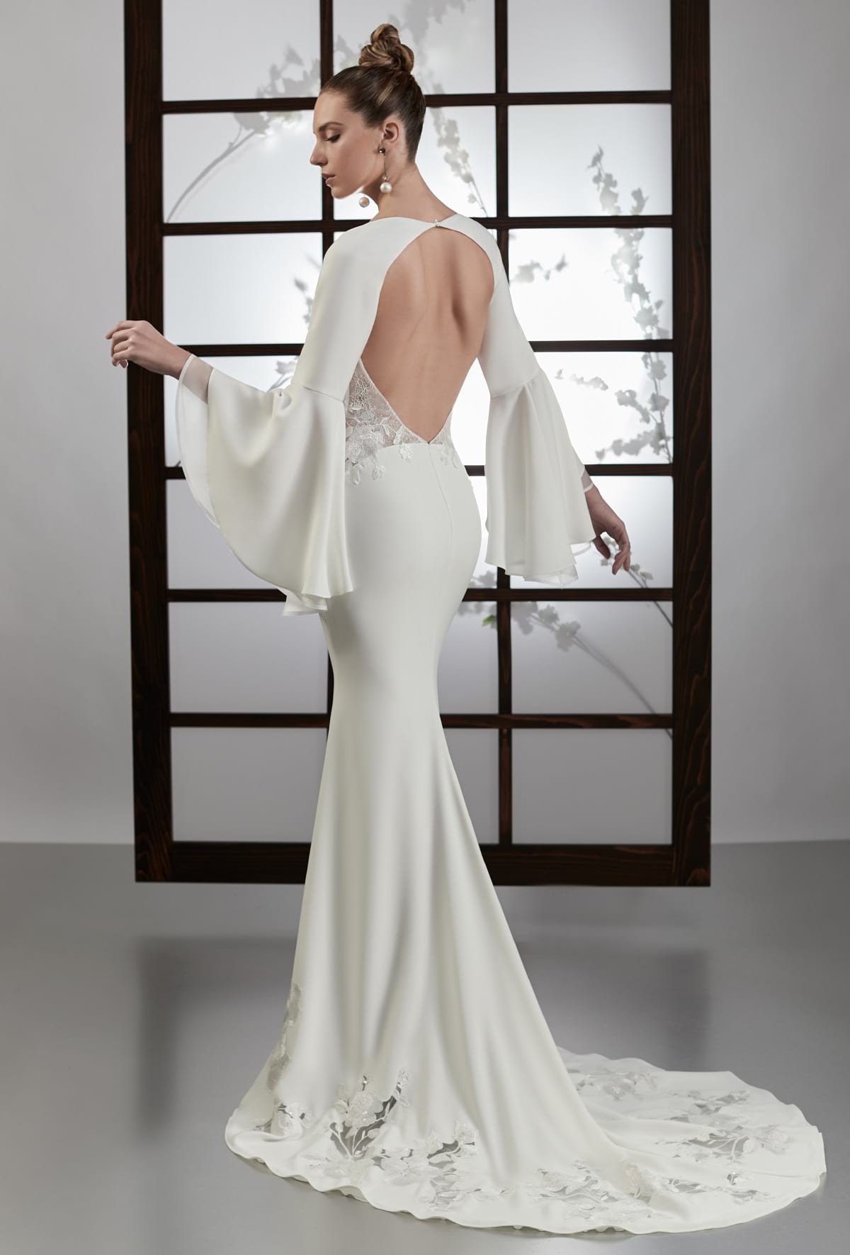 mysecret sposa abito con prezioso intaglio in tulle ricamato sul fondo della gonna