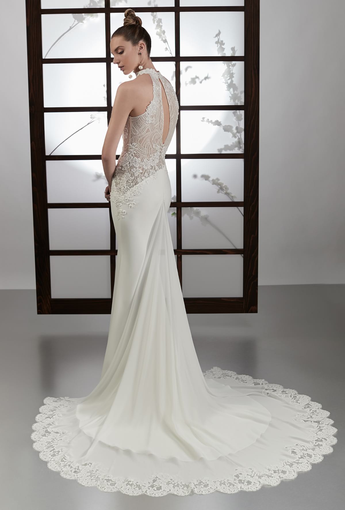 mysecret sposa abito con coda in georgette con pizzo al fondo