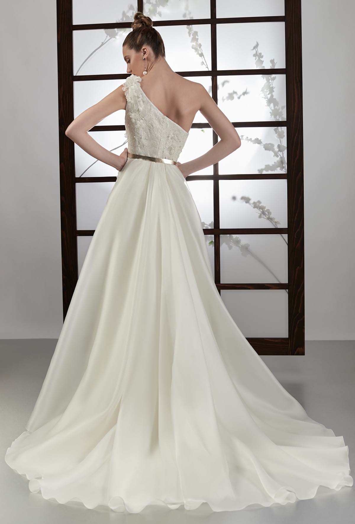 Abito da sposa gonna a sirena con spacco | 19109 ... Abito da sposa gonna a sirena con spacco | 19109 ...