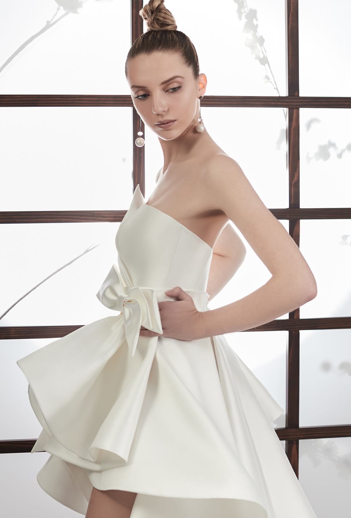 mysecret sposa abito caratterizzato da ampie volute e fiocco in vita