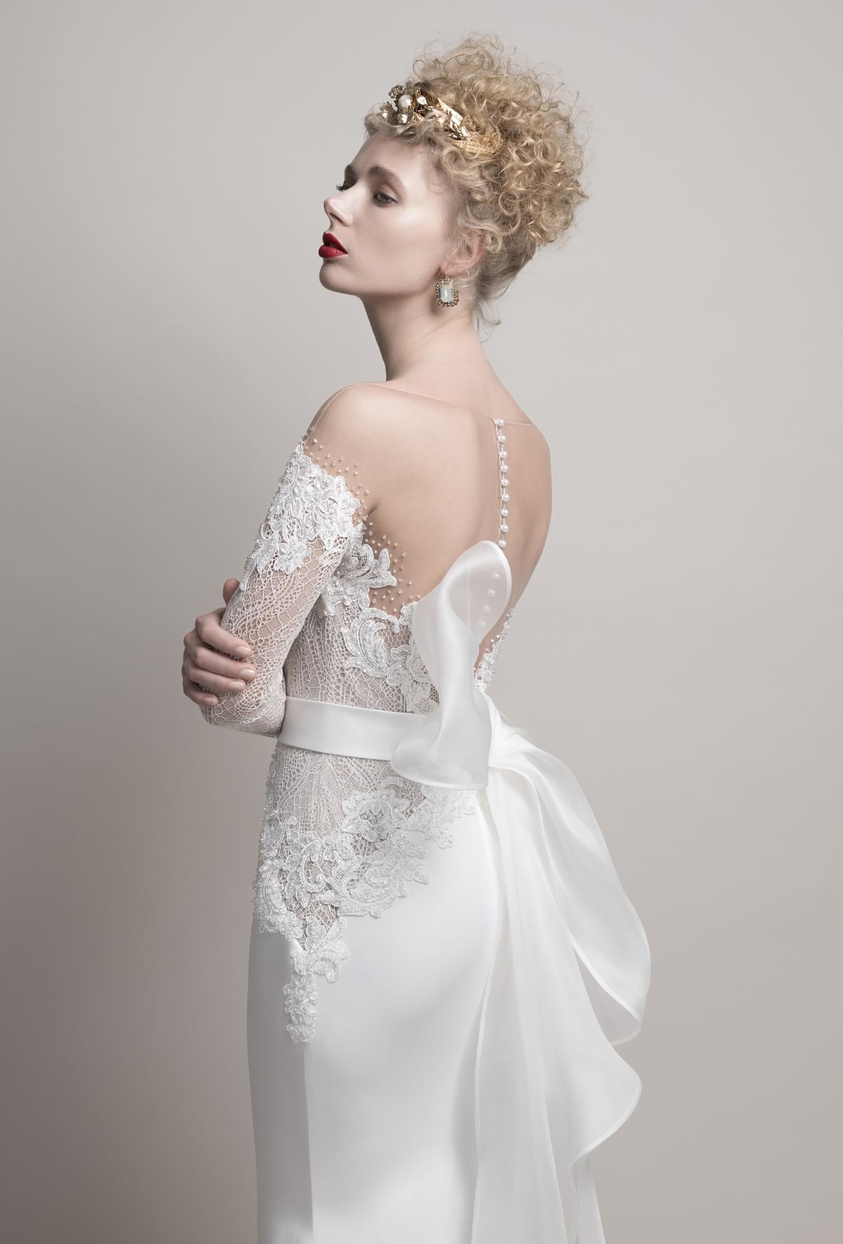 mysecret sposa abito con corpino impreziosito da pizzo francese ricamato a mano con cristalli Swarovski