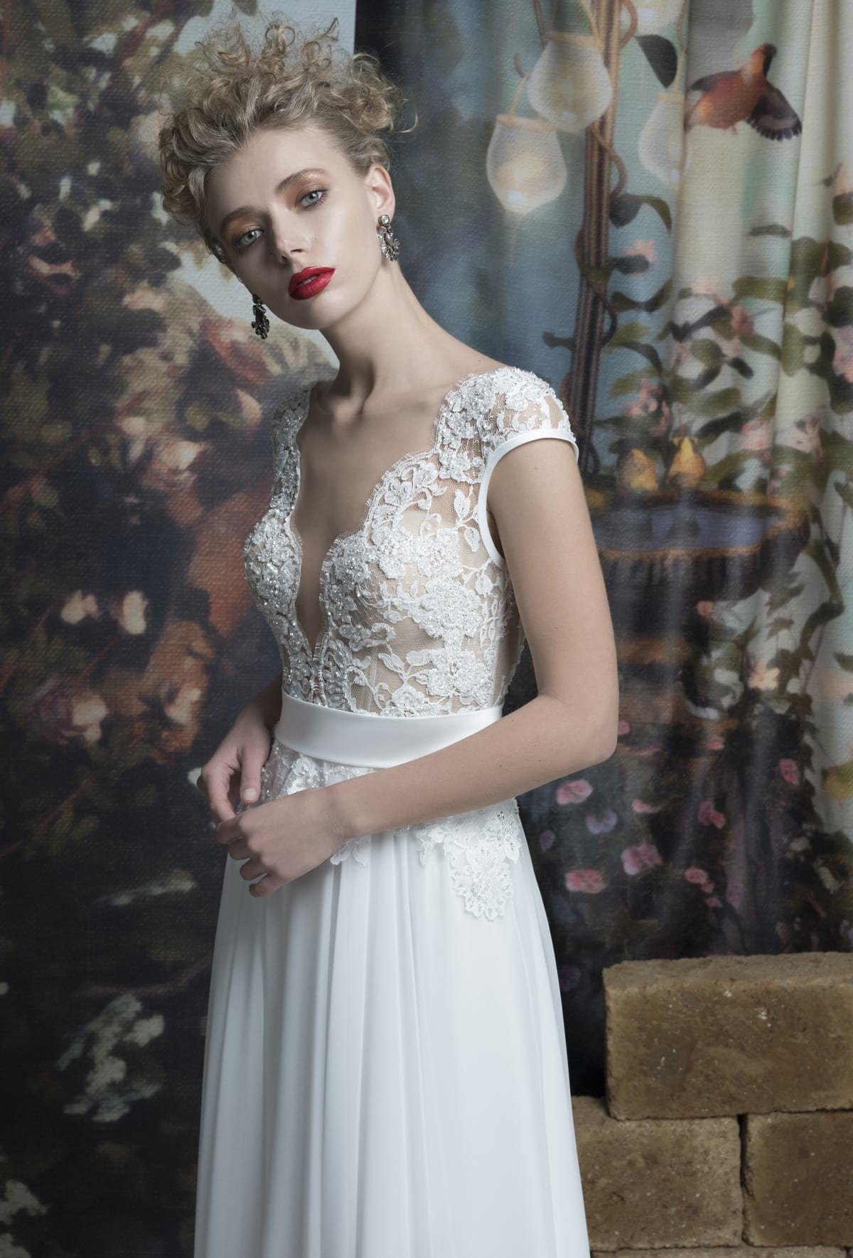 mysecret sposa abito con corpino caratterizzato da una profonda scollatura