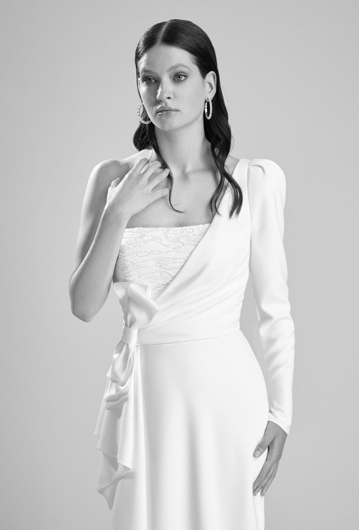 mysecret sposa abito da sposa a sirena il corpino è ricoperto da ricami di pizzo francese