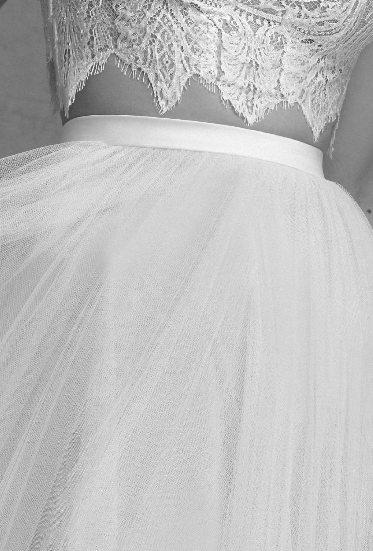 mysecret sposa completo da sposa con inserimento di a-jour e una balza arricciata sul fondo