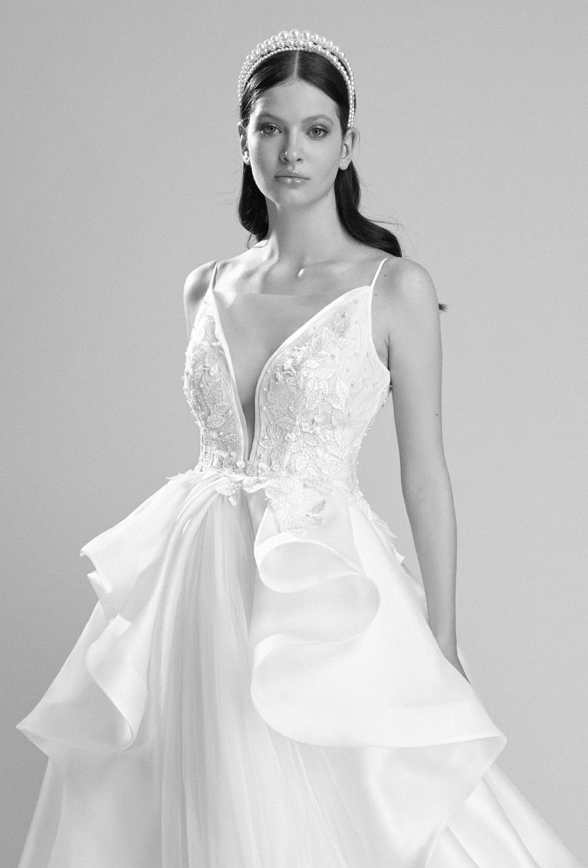 mysecret sposa abito da sposa corpino arricchito da applicazioni in tulle ricamato che scendono leggermente fin sulla gonn