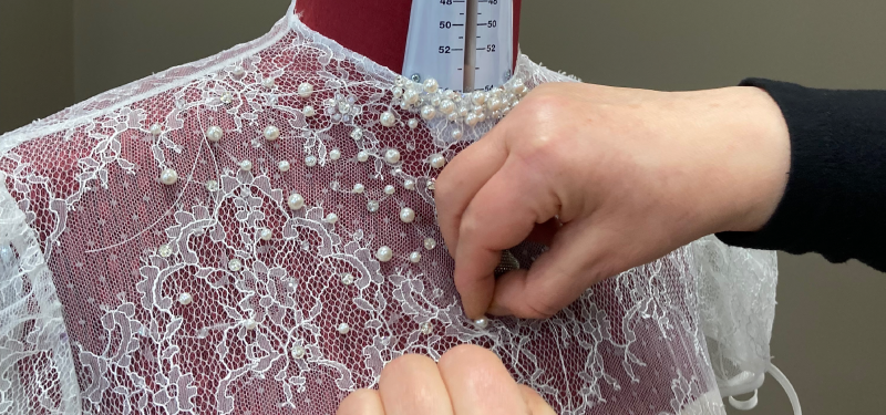 Ricami e applicazioni: la dimensione artistica dell’artigianato italiano